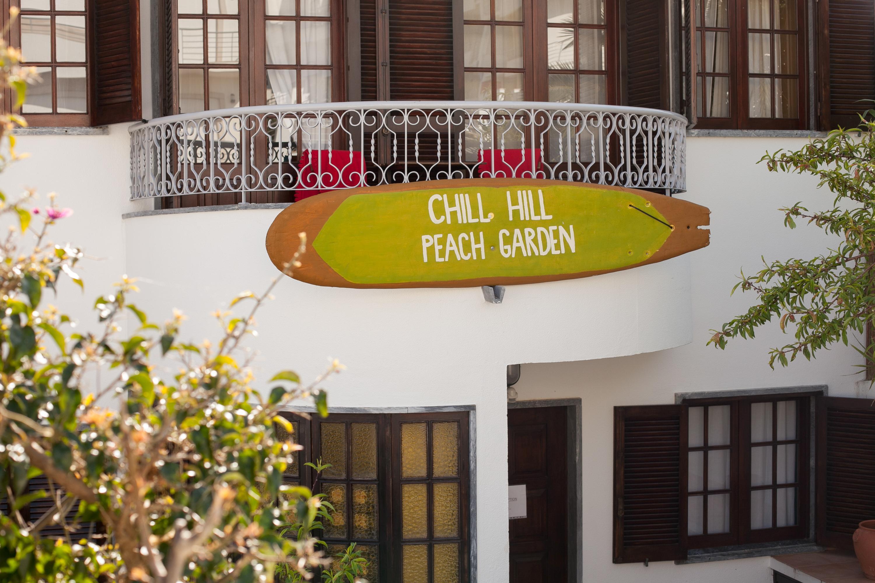 Ericeira Chill Hill Hostel & Private Rooms - Peach Garden Exterior foto